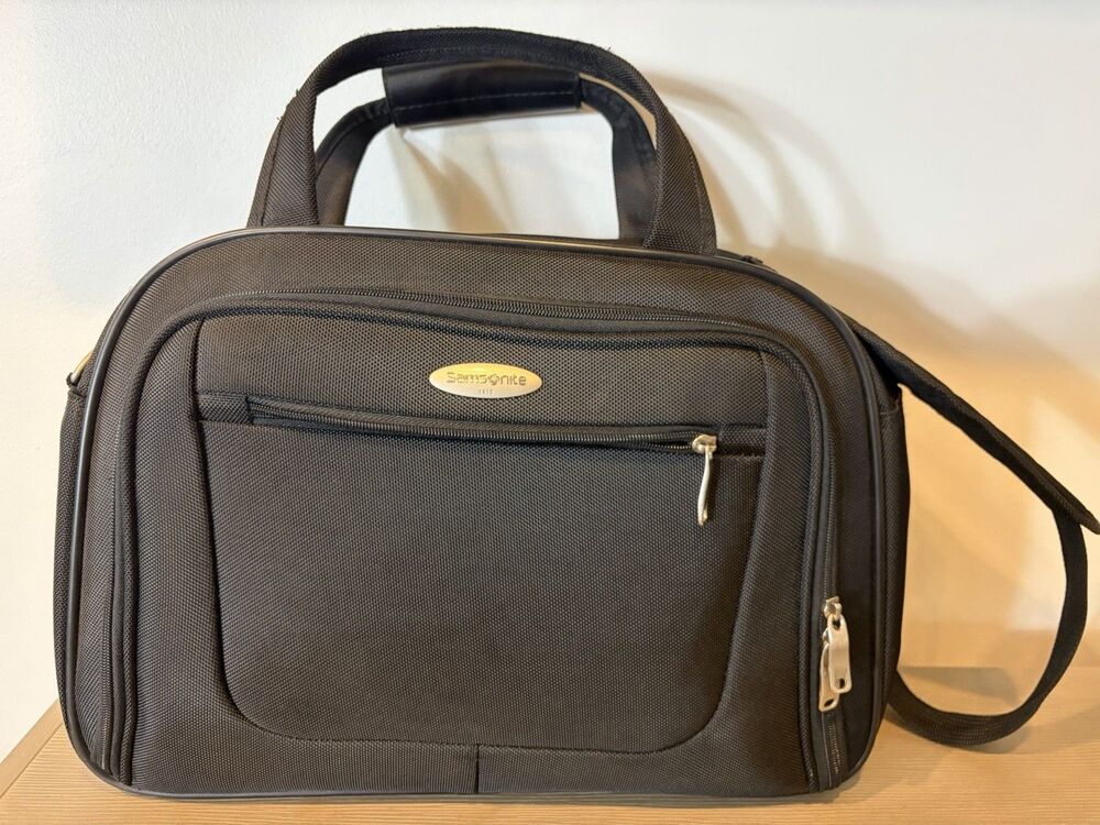 Black Nylon Laptop Bag Briefcase, Adjustable Shoulder Strap, 18" Travel Computer